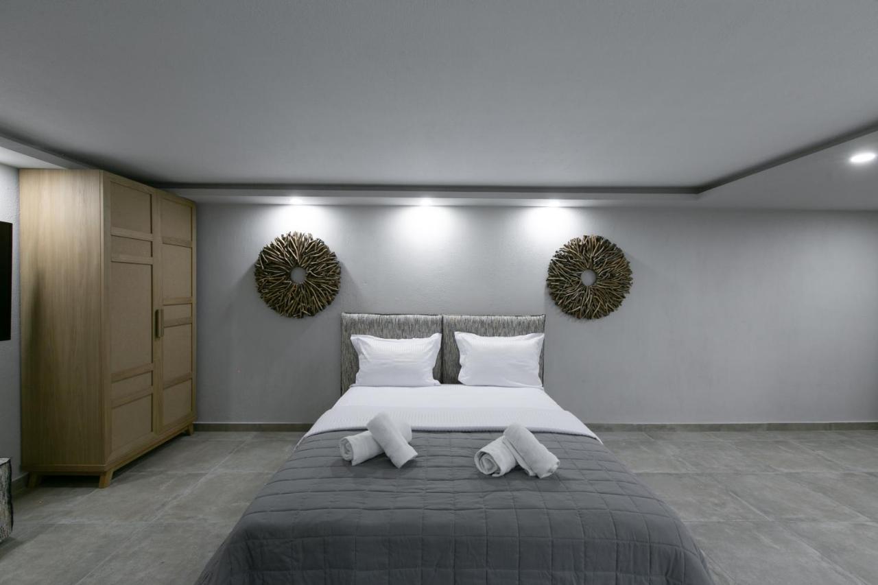 The Euphoria Club Luxury Villa Pefkochori