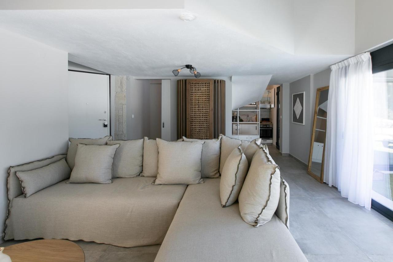 The Euphoria Club Luxury Villa Pefkochori