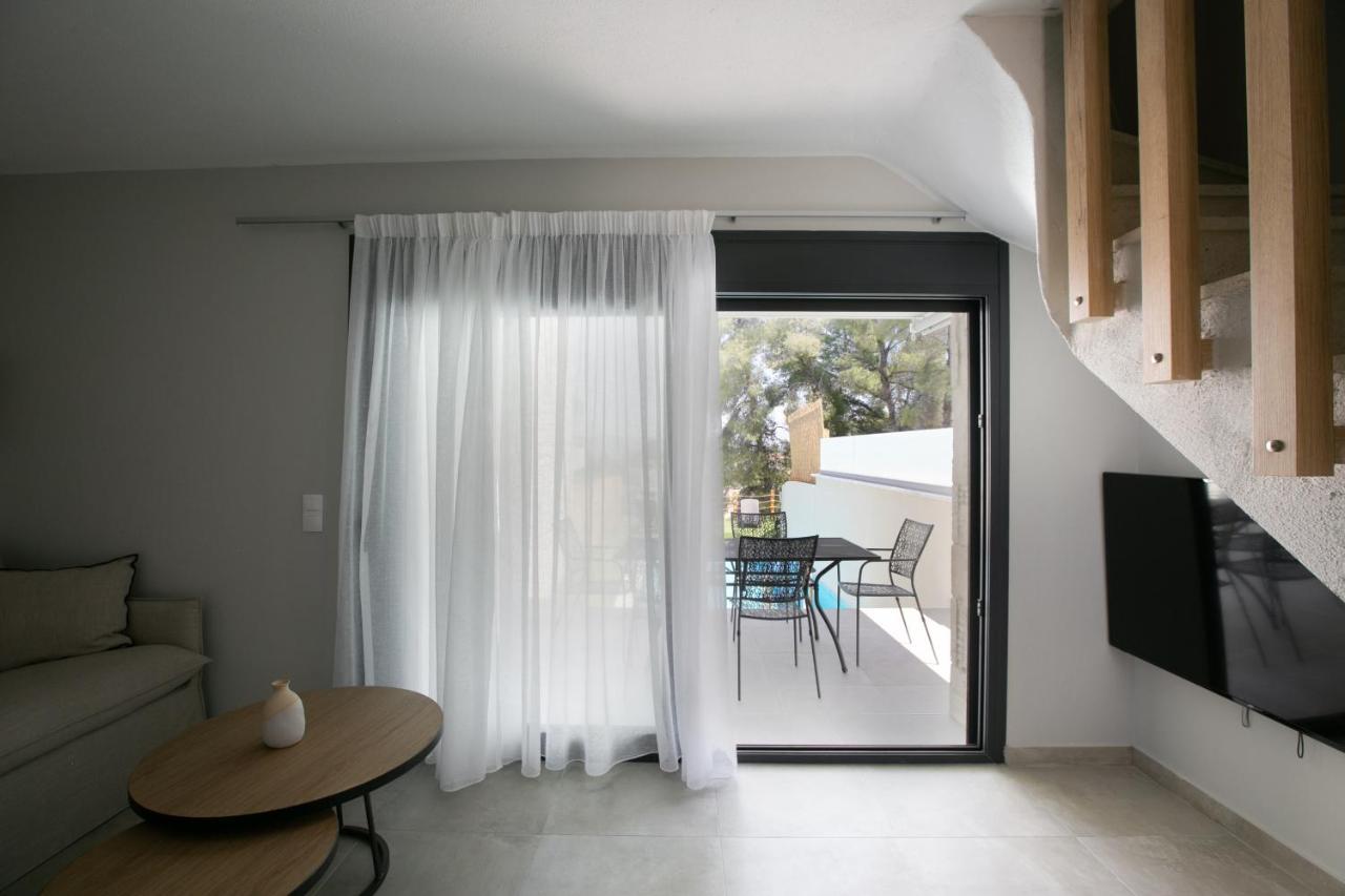 The Euphoria Club Luxury Villa Pefkochori
